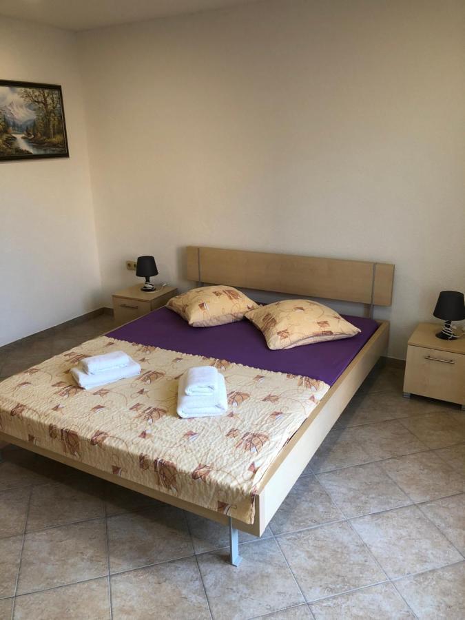 Ražanac Miro Apartmani מראה חיצוני תמונה