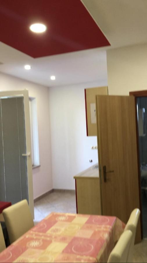 Ražanac Miro Apartmani מראה חיצוני תמונה