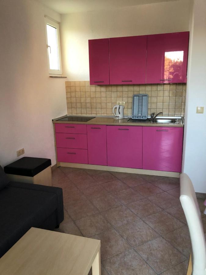 Ražanac Miro Apartmani מראה חיצוני תמונה