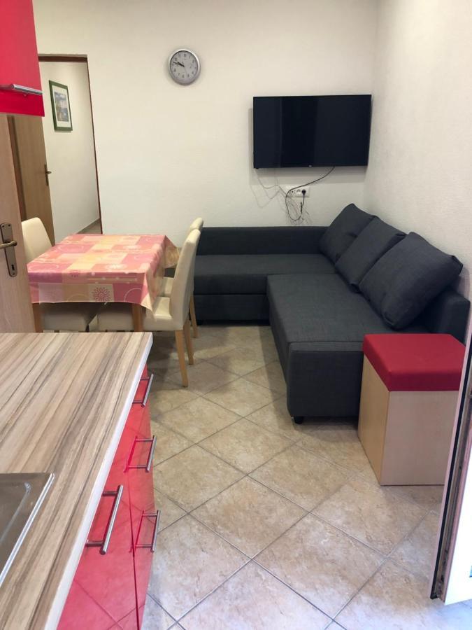Ražanac Miro Apartmani מראה חיצוני תמונה