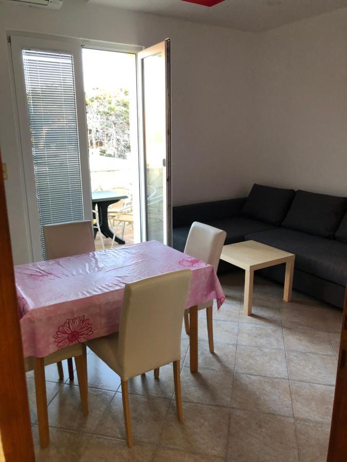 Ražanac Miro Apartmani מראה חיצוני תמונה