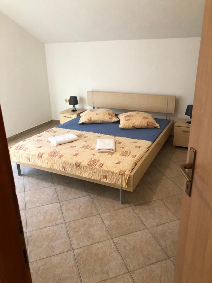 Ražanac Miro Apartmani מראה חיצוני תמונה
