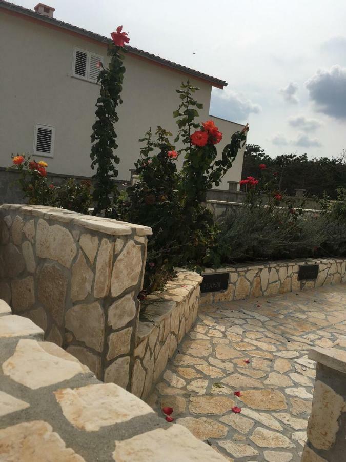 Ražanac Miro Apartmani מראה חיצוני תמונה